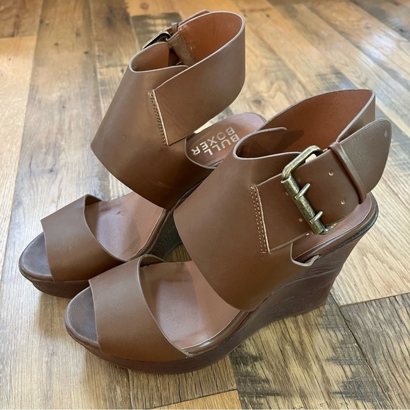Bull Boxer Wedge Heels - Picture 4 of 4